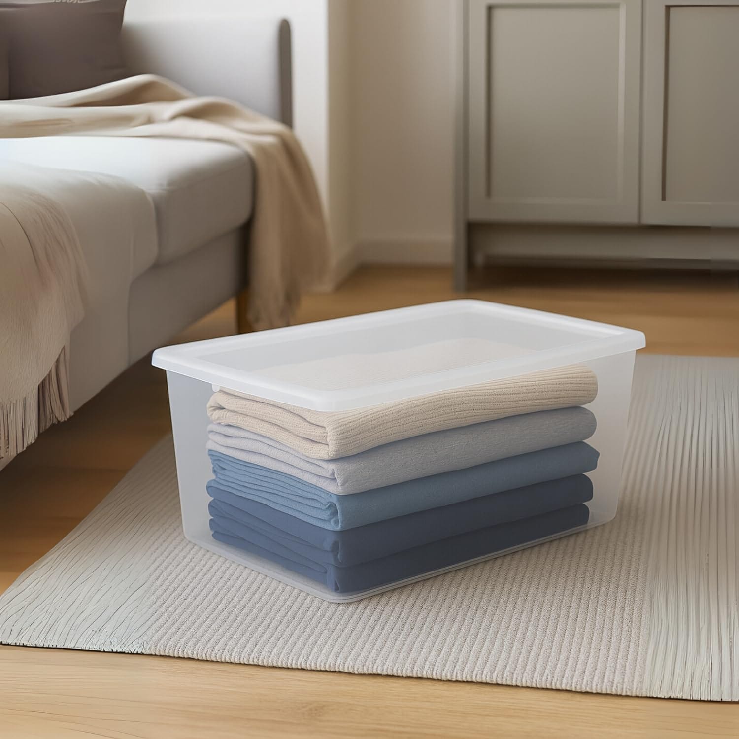 Contenitore plastica 42 litri trasparente con coperchio per vestiti e biancheria