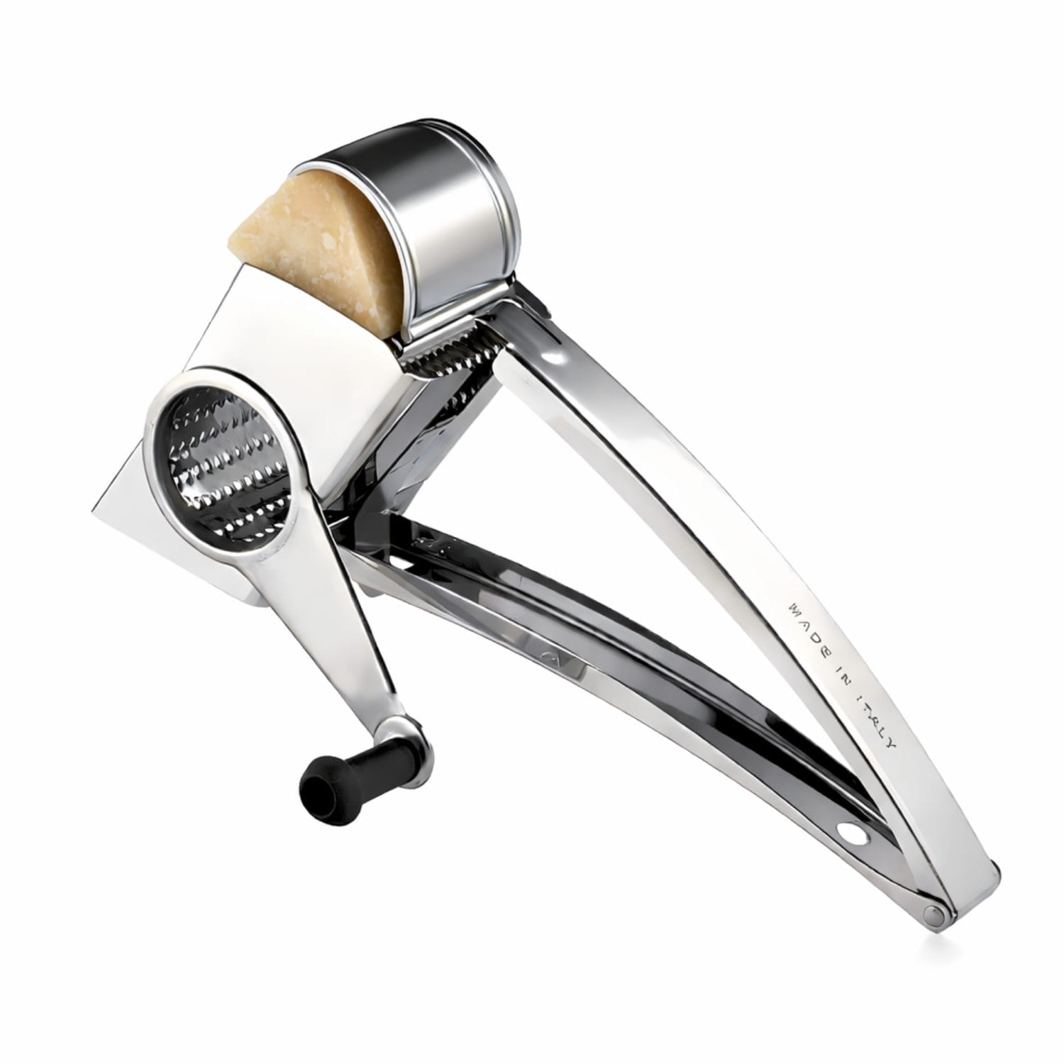Grattugia manuale in acciaio inox con formaggio inserito pronta all’uso