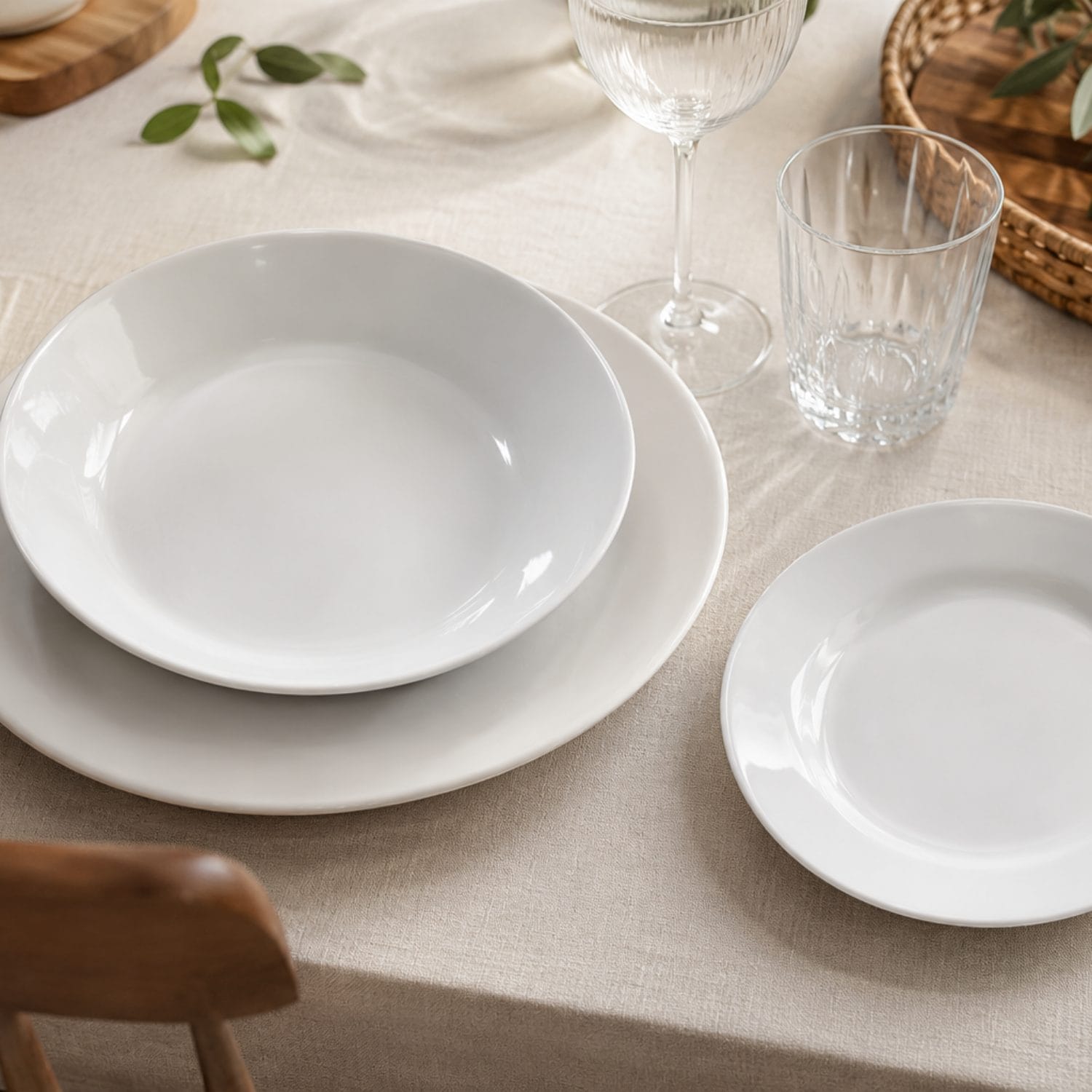 piatti tondi bianchi eleganti Servizio piatti rotondi in porcellana bianca per 6 persone dal design elegante e moderno