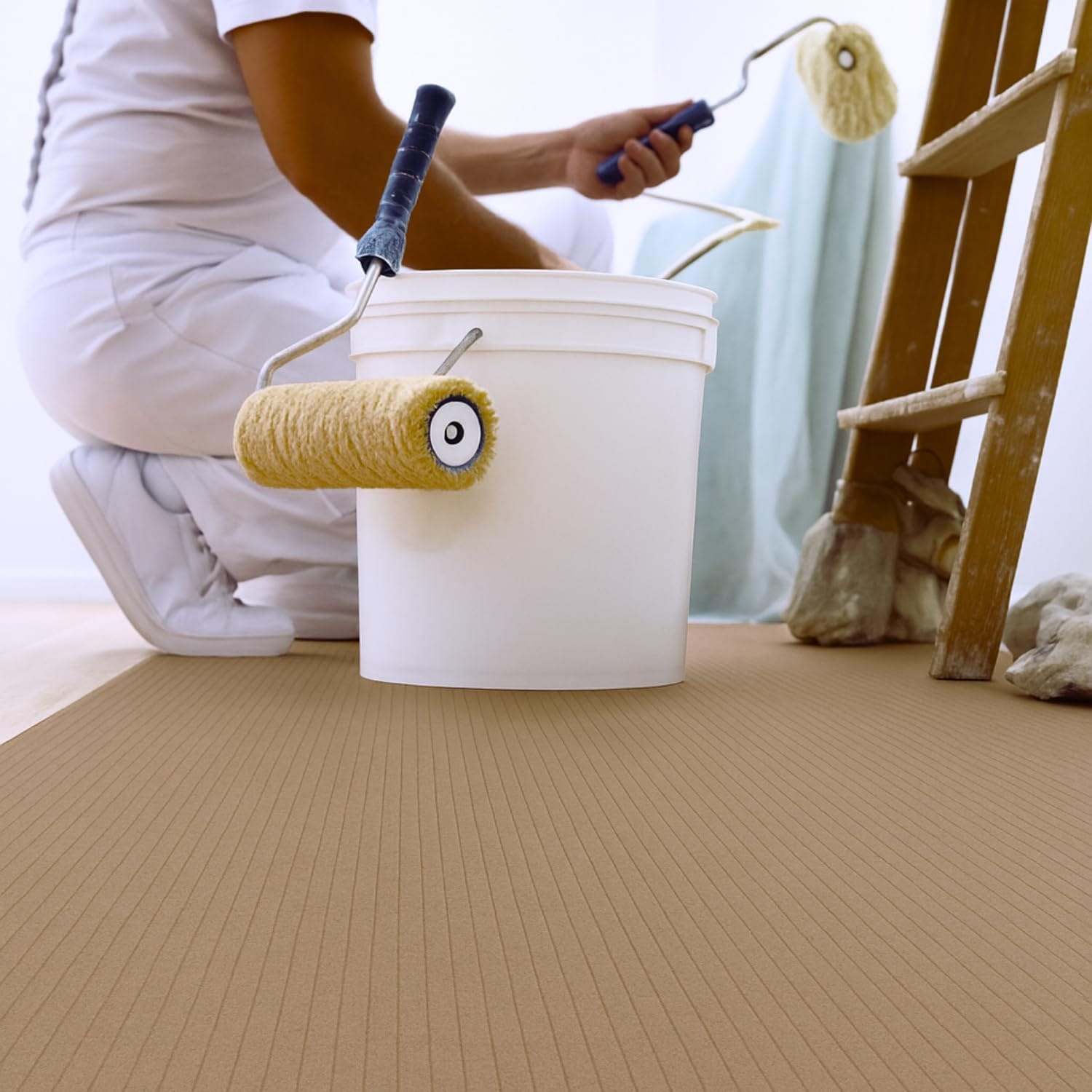 Rotolo cartone ondulato per protezione pavimento durante lavori di pittura