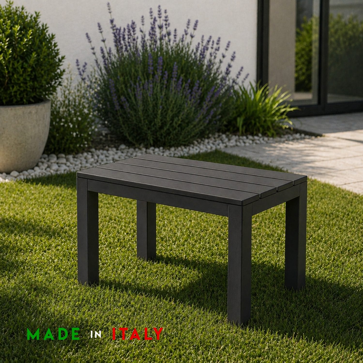 Panca da giardino nera effetto legno in plastica resistente Made in Italy