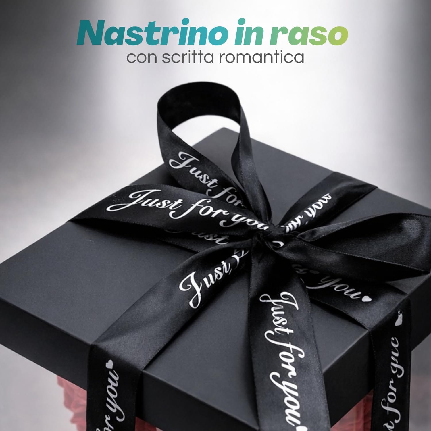 Nastrino in raso nero con scritta romantica su confezione regalo