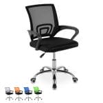 Sedia da ufficio girevole nera con schienale in rete traspirante, braccioli e base cromata