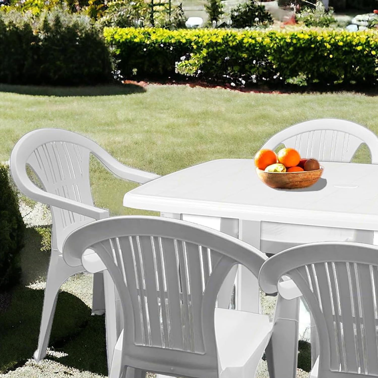 Set tavolo ovale bianco con 4 sedie in plastica per pranzo in terrazzo