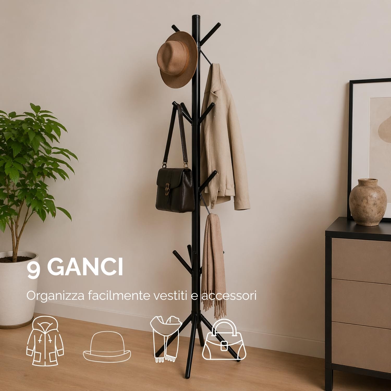 Attaccapanni da terra 9 ganci nero con giacche, borse e cappelli in casa moderna