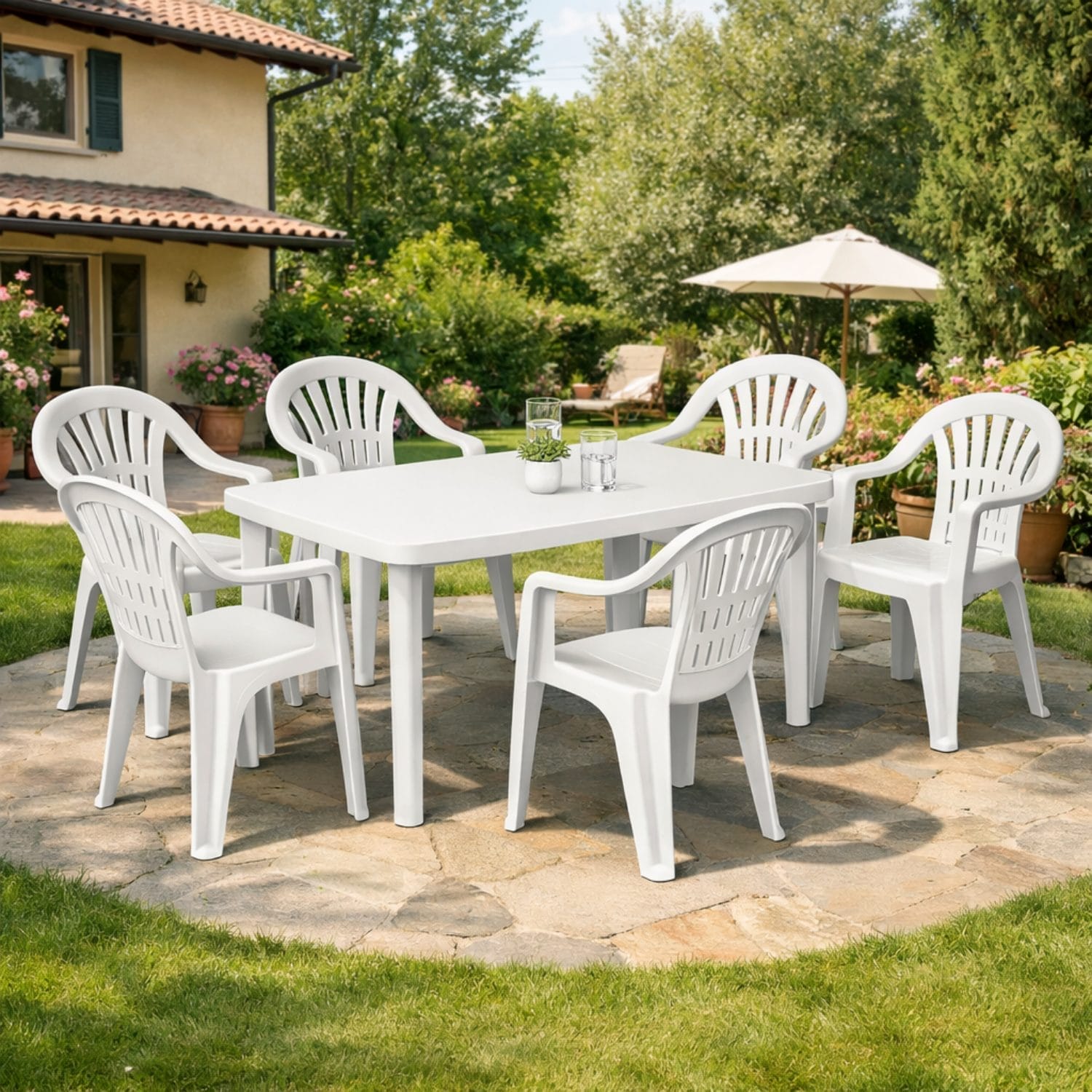 set tavolo e sedie coreografica Set tavolo e sedie da giardino in plastica bianca