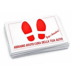 Tappetini per Auto in Carta 35×50 cm – Colore Bianco con Grafica Rossa
