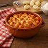 Tegamino in terracotta con gnocchi al forno gratinati, ideale per cottura al forno
