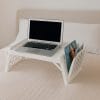 vassoio bianco multifunzione coreografica Vassoio da letto bianco con supporto laptop e portariviste, ideale per lavorare a letto